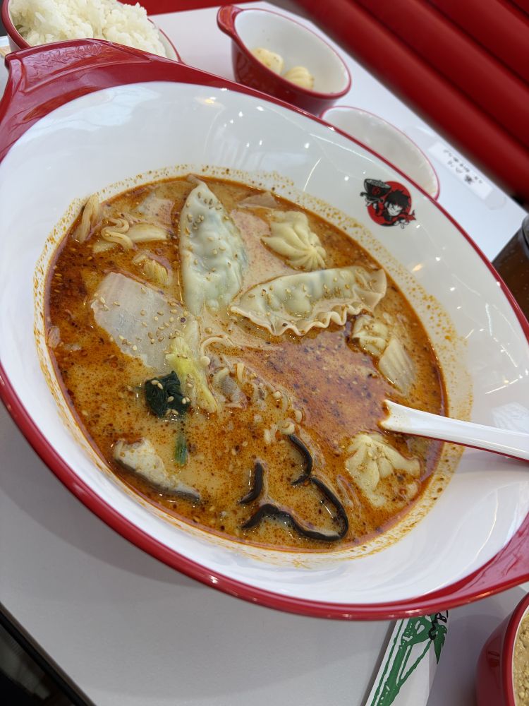 山下ひなた