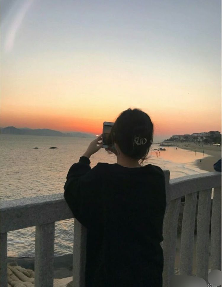 秋の夜って、なんか好き...🌙