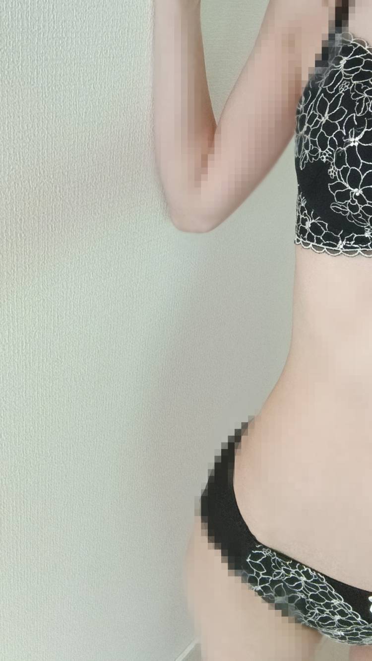 待機中です°・*:.