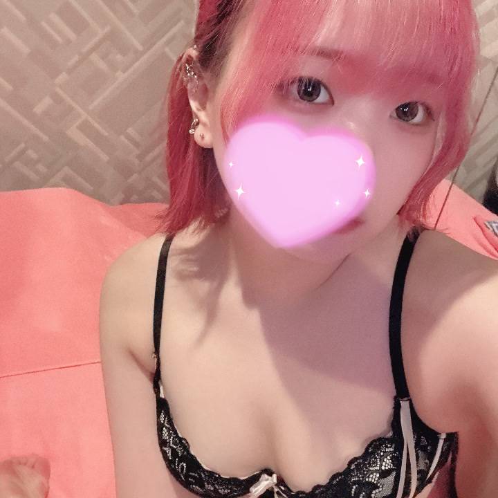 求 救世主 ( / _ ; )♡