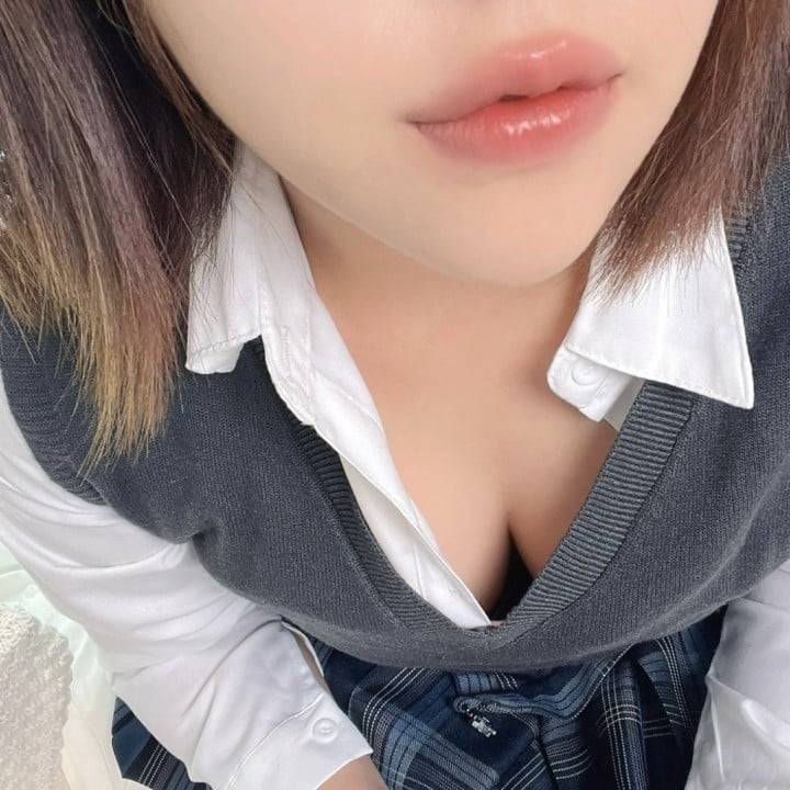 ぬぎぬぎ手伝ってほしいなぁ😗♡