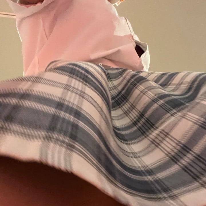 スカートの中には何があるでしょうか❣️