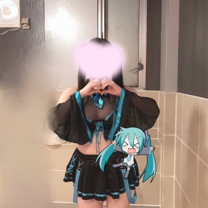 ⌒*(„σ̴̶̷̤ . σ̴̶̷̤„)*⌒