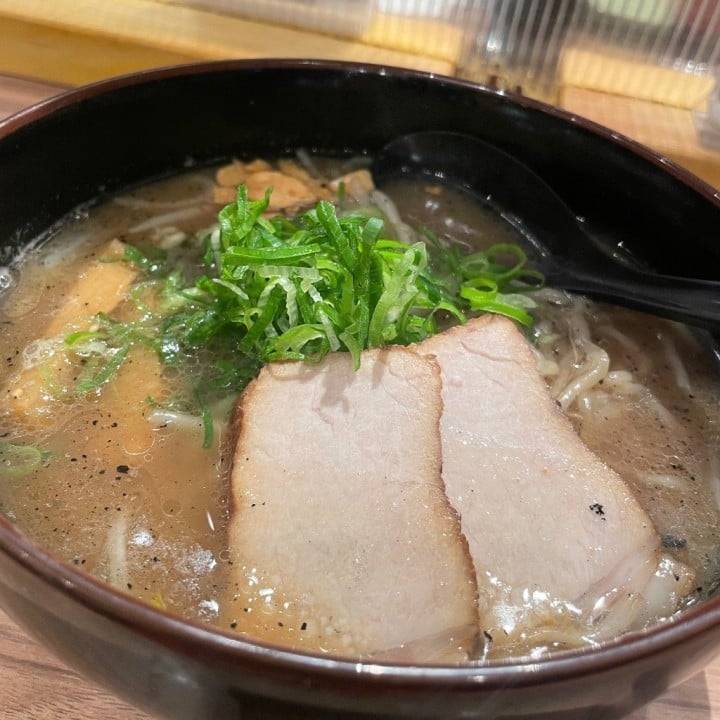 ココが私がみんなに教えてるラーメンじゃ🍜
