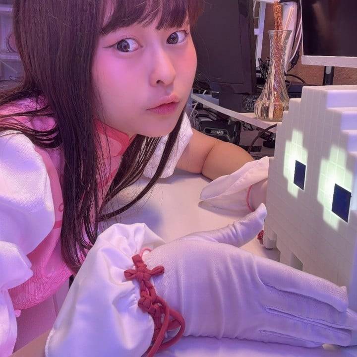 少女腰痛中
