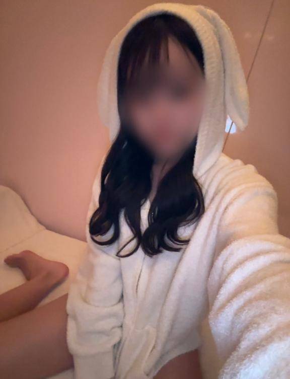 明日もいます👩🏻‍❤️‍💋‍👨🏻✨️