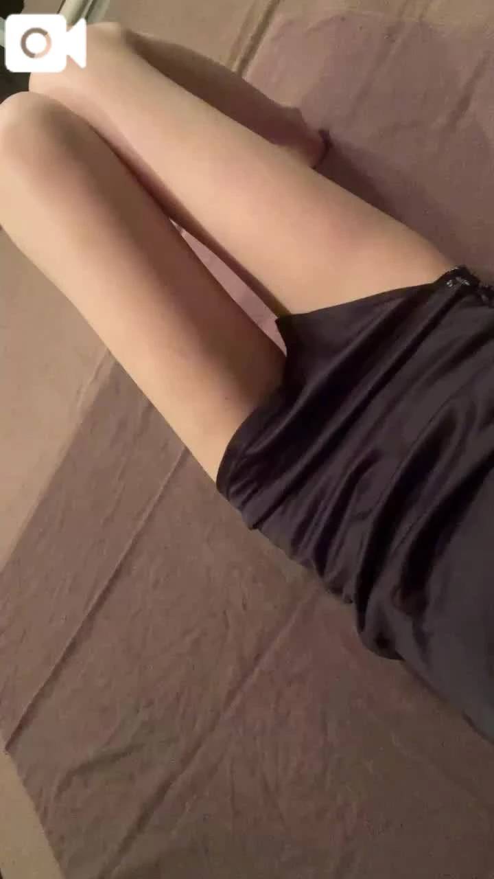 眠いのに寝れない🥺