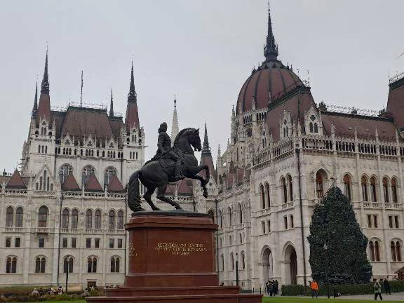 🇭🇺で荷物なし！