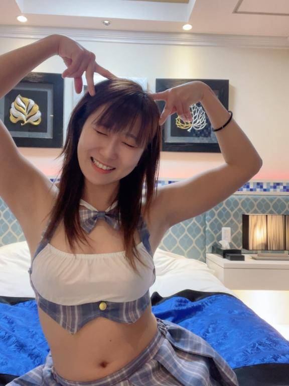 😁