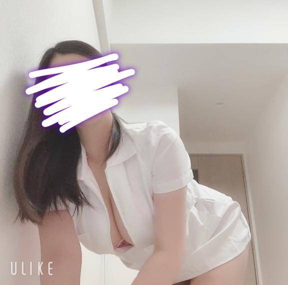 爆乳看護師さんにあれこれされたくない？♡
