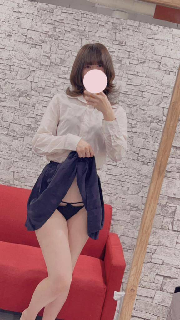 舐めるように見なさい。許してあげるから💋