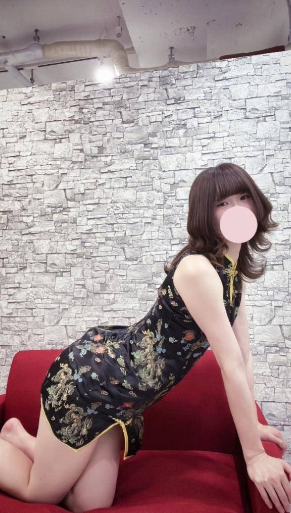 ひれ伏せ、 下僕。👠⛓️