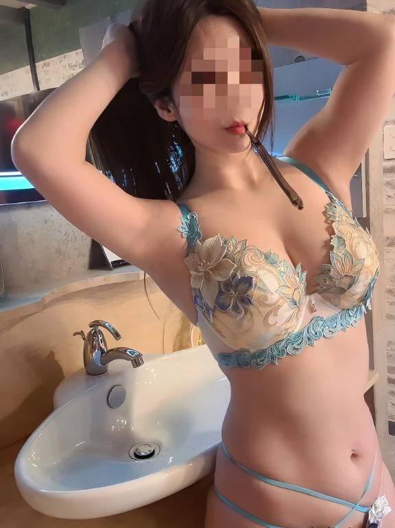 🤭【背徳感】ャバィｨ!!!!(ﾟﾛﾟﾉ)ﾉ昼間っから....