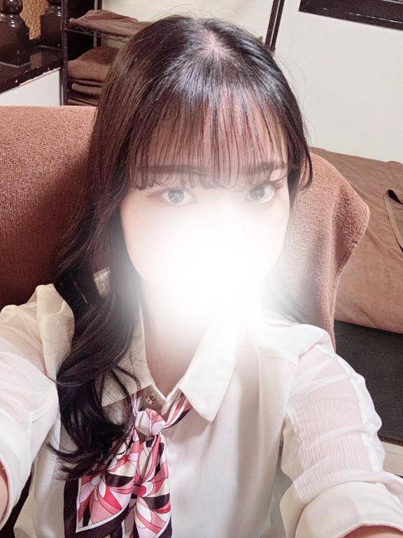 上村もな（下関　スタイリッシュ秘書）