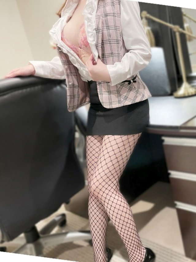 愛沢 ゆりな(今をトキめく20代・30代 インスパイア&スタイリッシュ秘書)