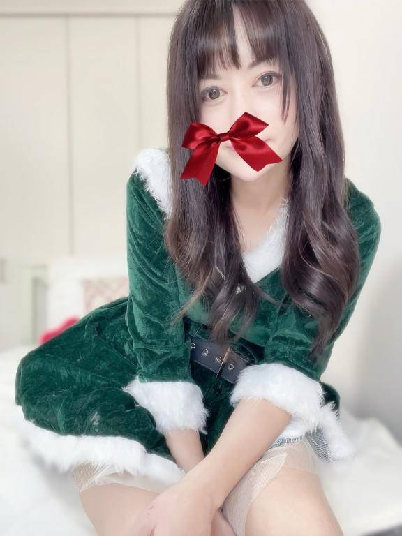 ?みおサンタ、今日は緑で誘惑してみる?