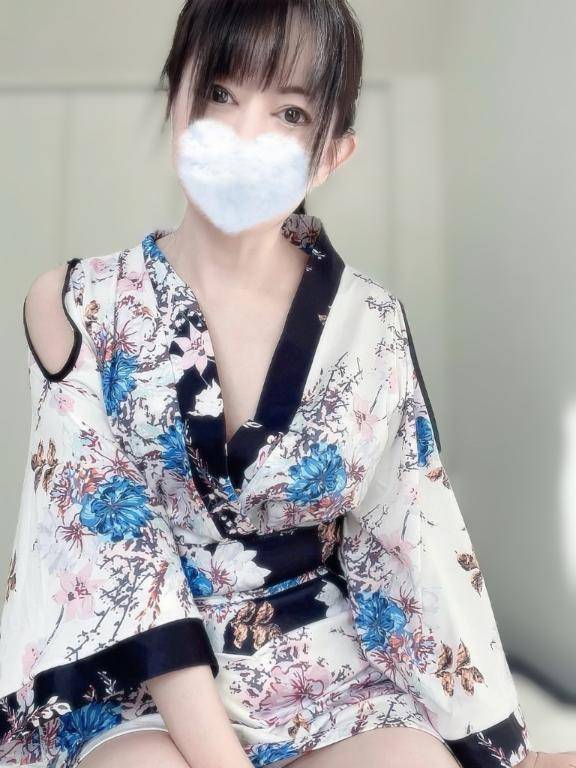 着物をすこしずらして…?