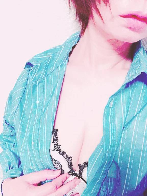 本日12:00～出勤します😊