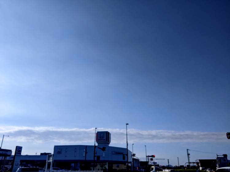 今朝の　雲