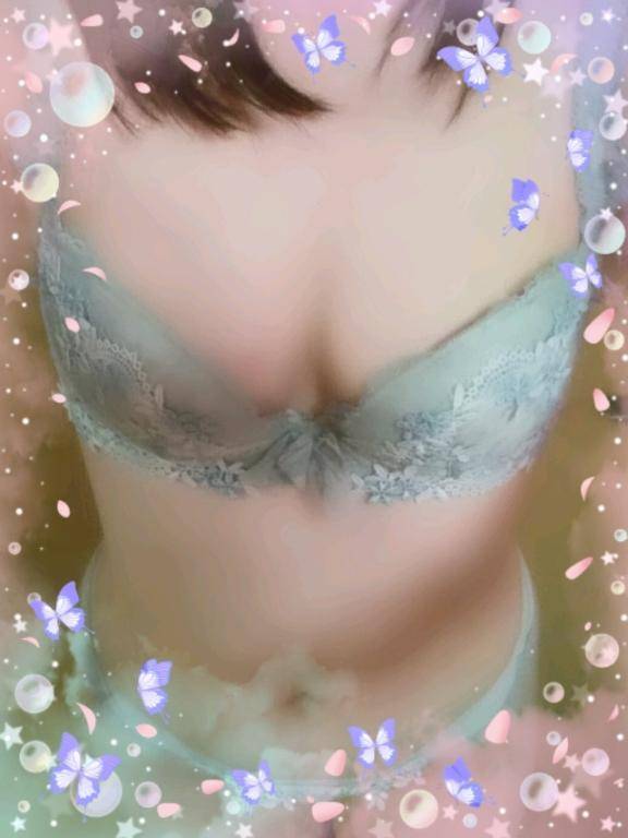 キス以上にエロい口移し