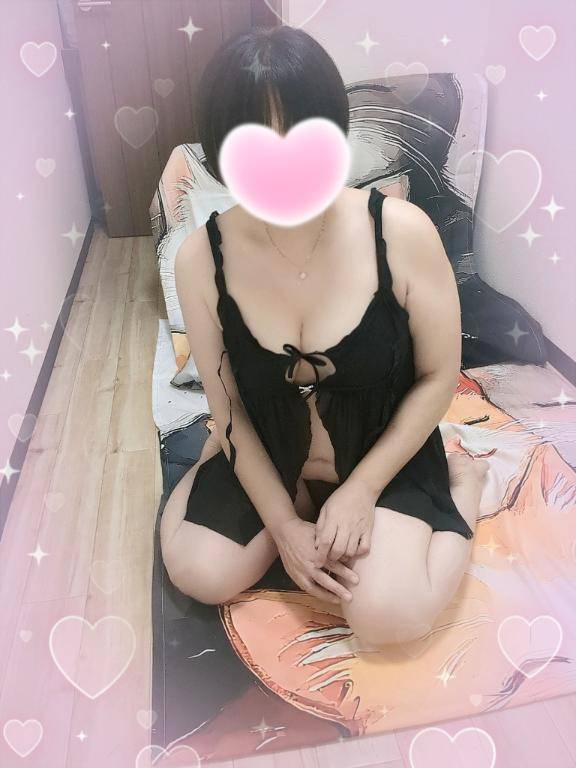 あいこ《バイブを前の穴に…》