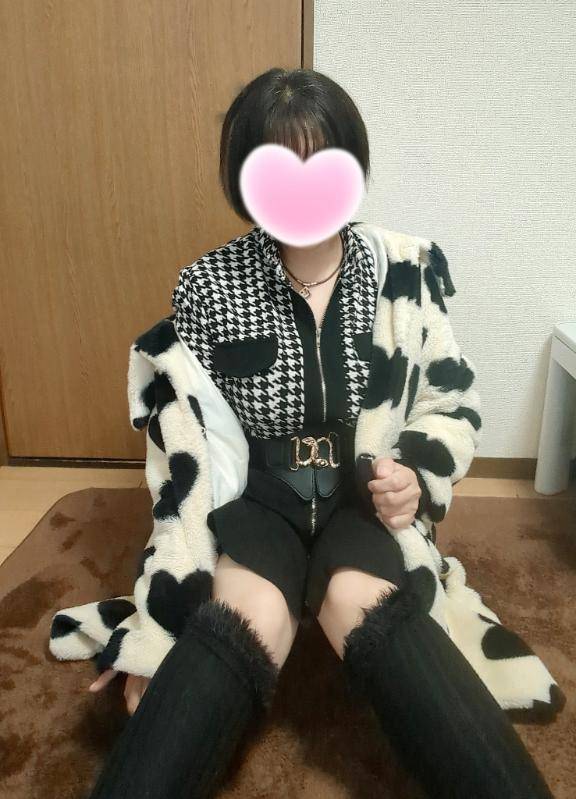 あいこ《バイブを前の穴に…》