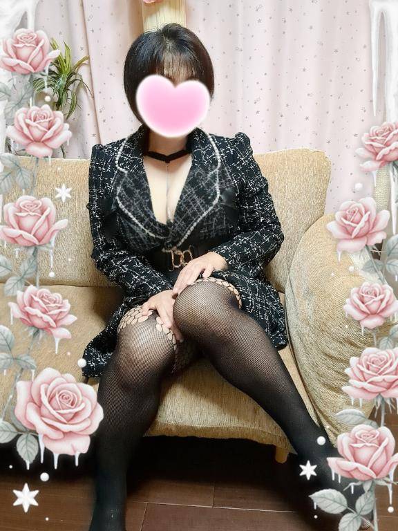 あいこ《バイブを前の穴に…》