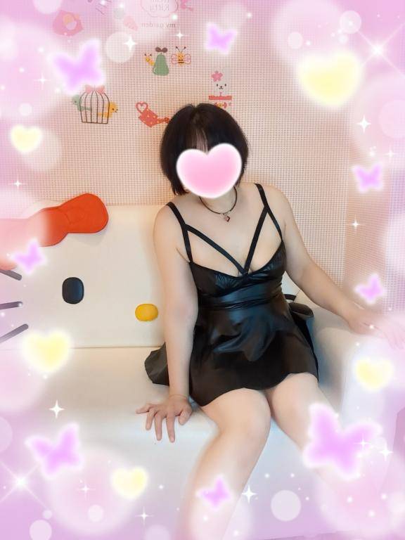 あいこ《バイブを前の穴に…》