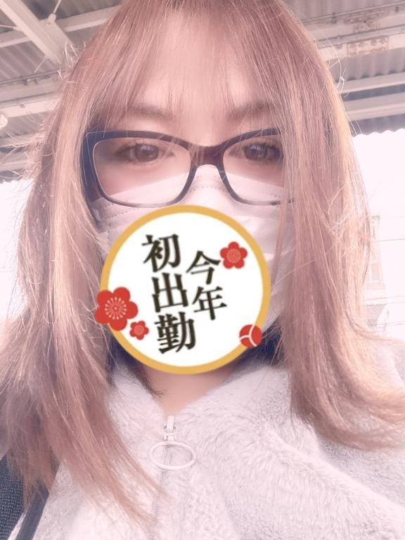 いつき《パイパンどM熟女》