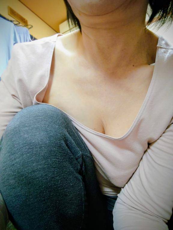 ゆき《細身の熟女枠》