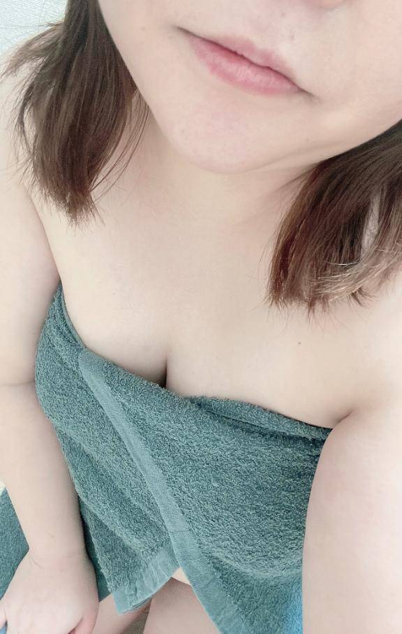 みい《勝負するおっぱい》