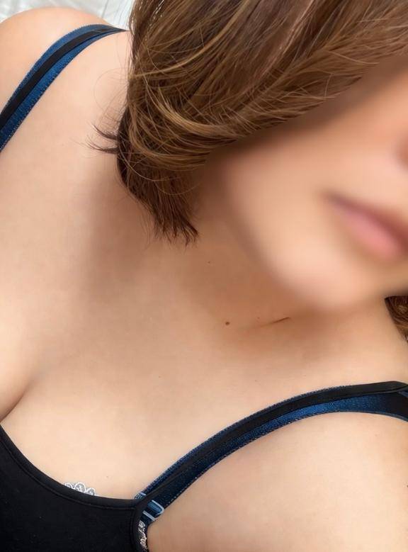 りょう《気品溢れる長身人妻》