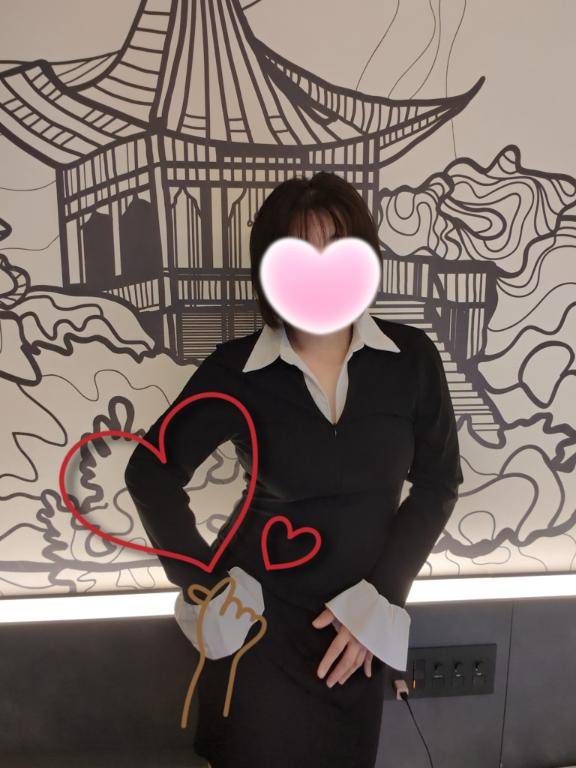 あいこ《バイブを前の穴に…》