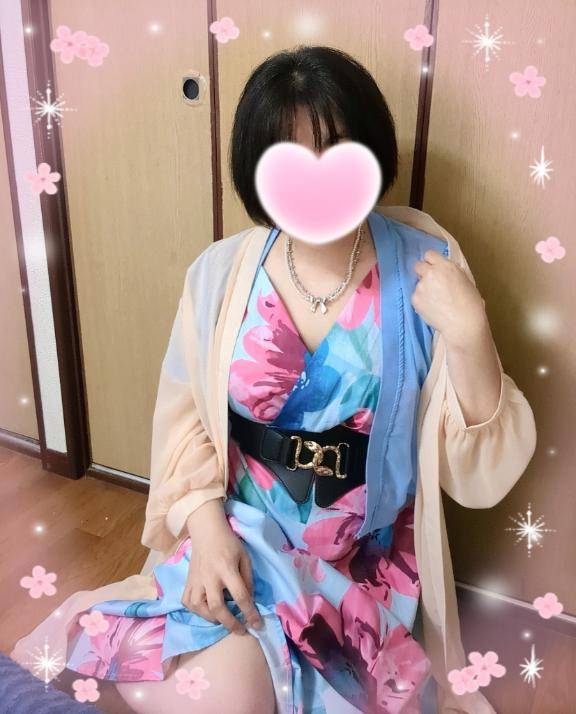 あいこ《バイブを前の穴に…》