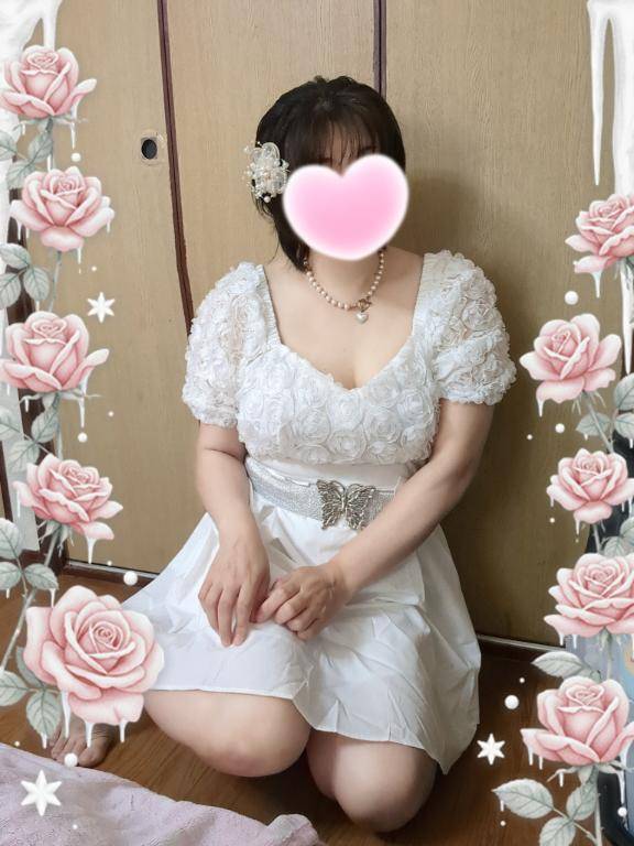 あいこ《バイブを前の穴に…》