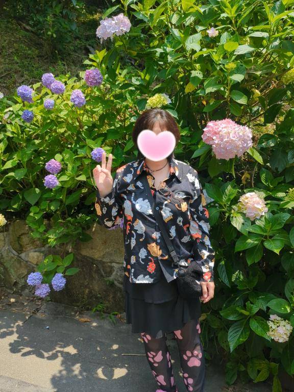 あいこ《バイブを前の穴に…》