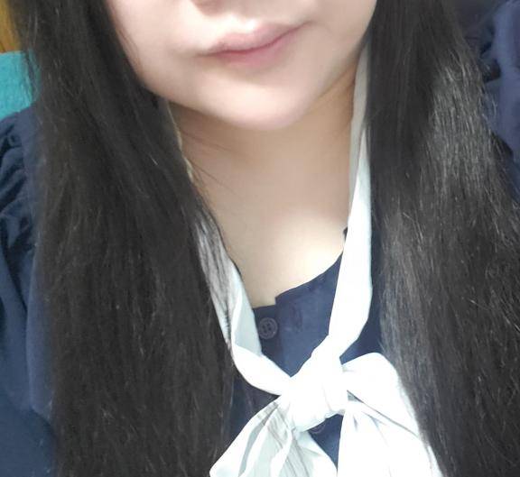 制服みたいな…?