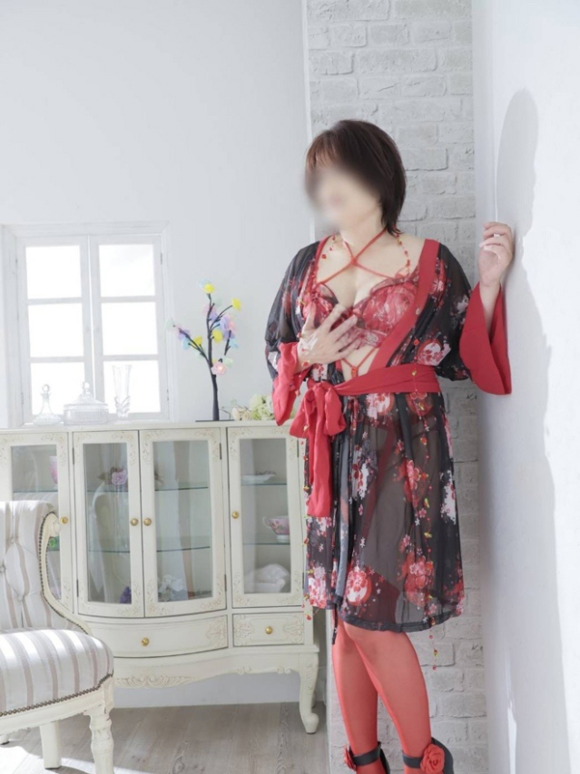 あいこ《バイブを前の穴に…》