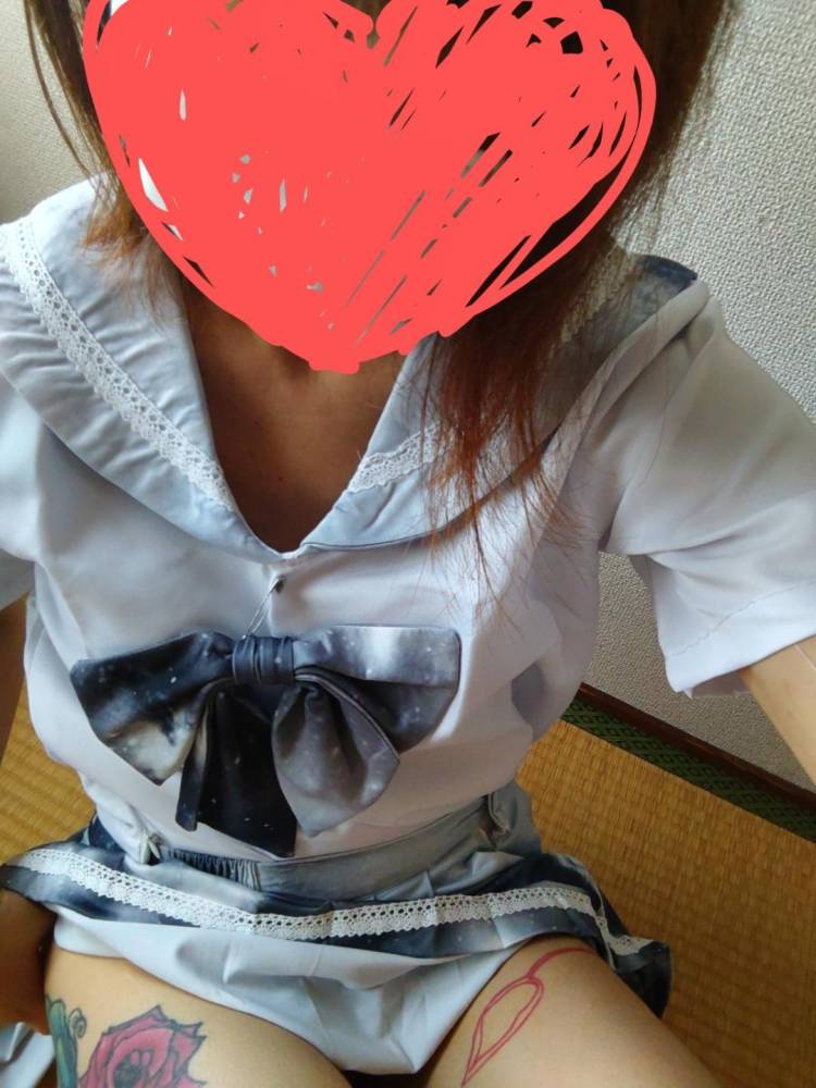 私服で