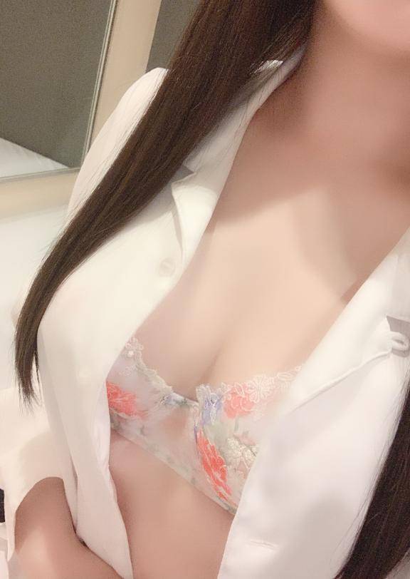 白い兎　巨乳　おと