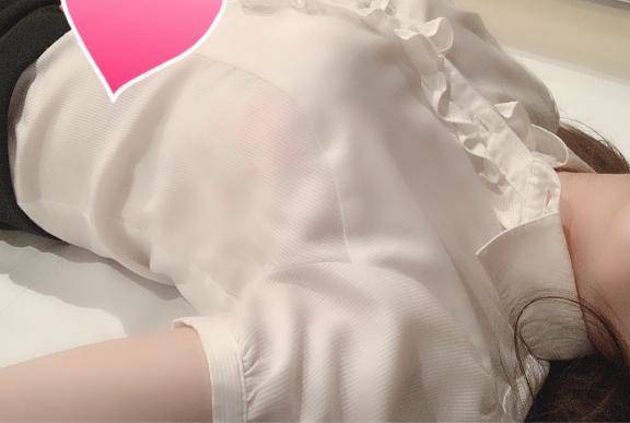 白い兎　巨乳　おと