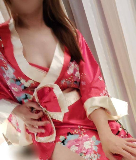 みか　「緊急体験」旦那がいない時だけ出勤