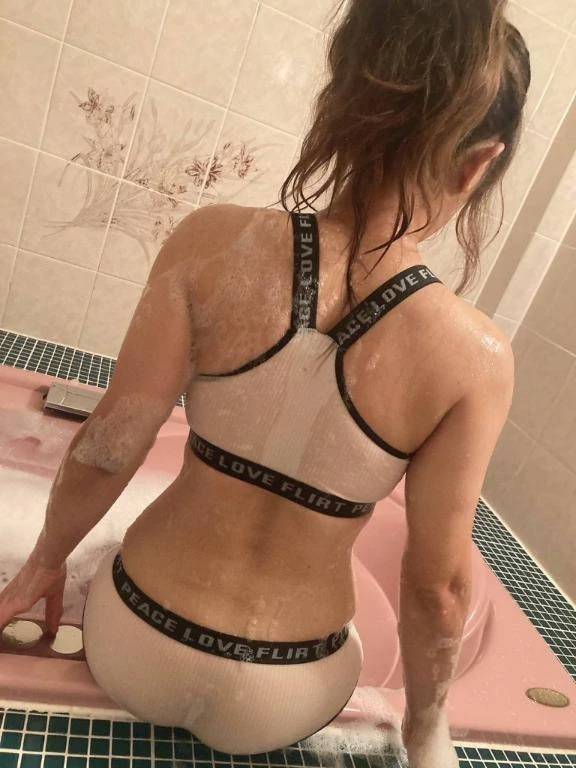 スポーツブラのうしろ姿😊😊