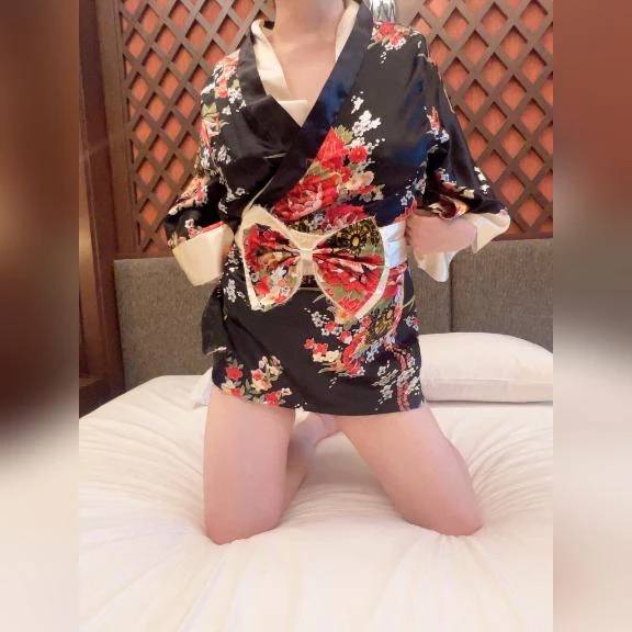 ‹‹\(´ω` )/››