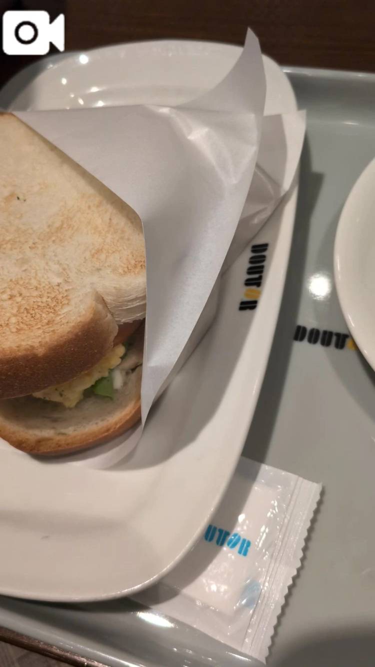 ドトールコーヒー☕️にて🌼