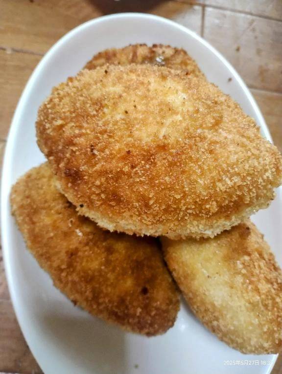 チーズ入りロールパン🌼