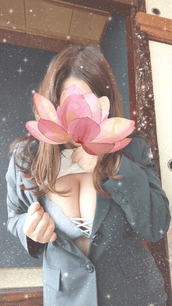 おっぱいポロ〜ん