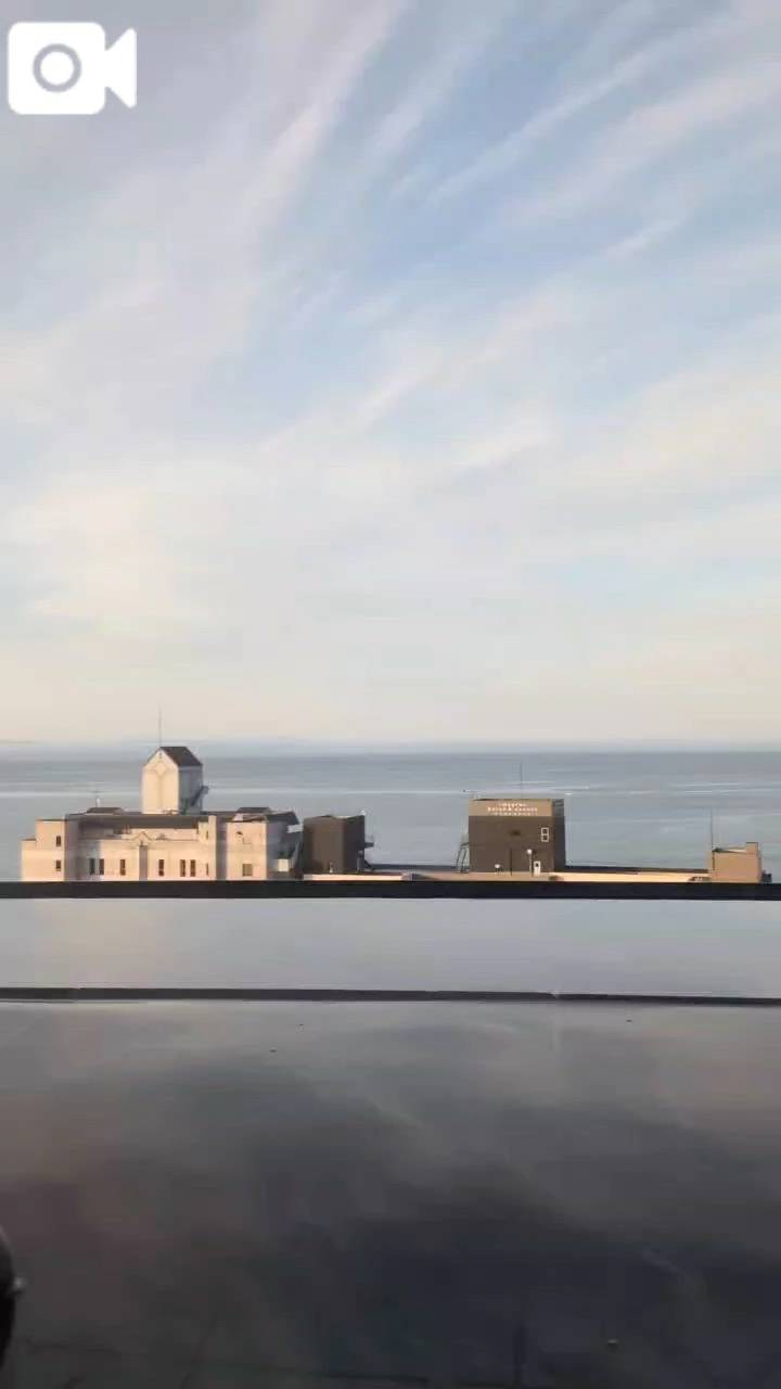 露天風呂で津軽海峡を望む。