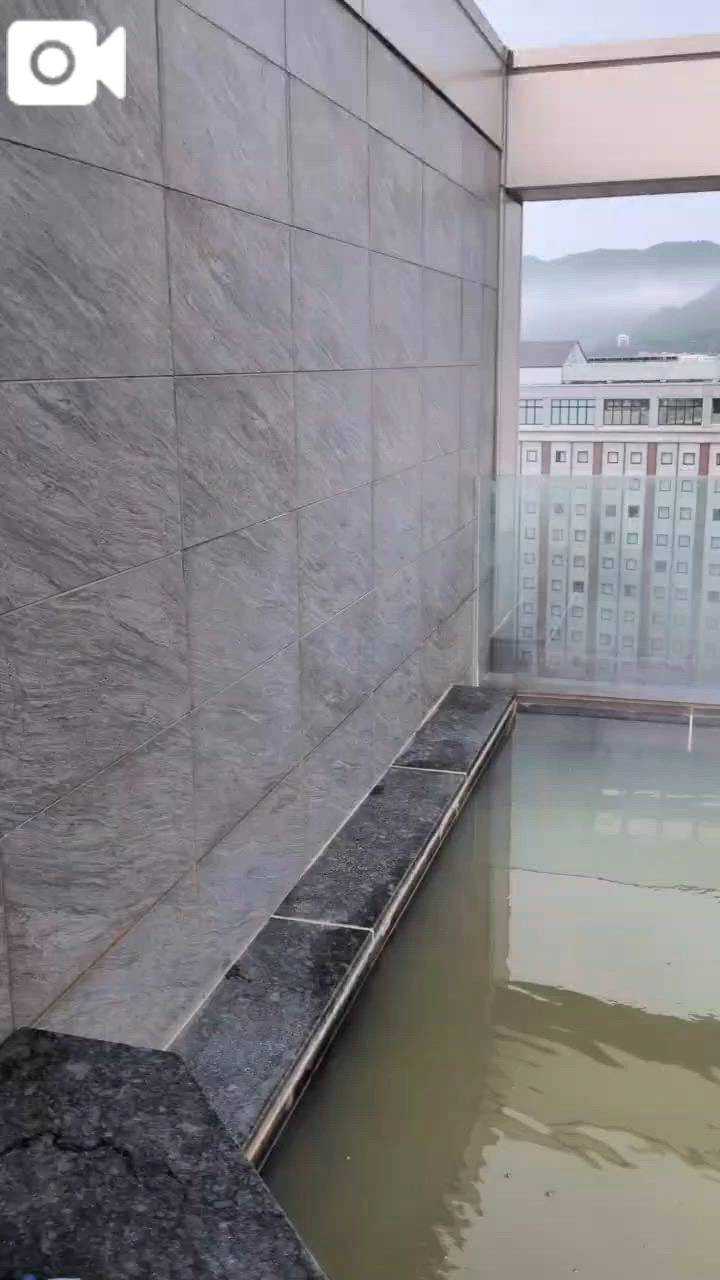 函館山を望める露天風呂。