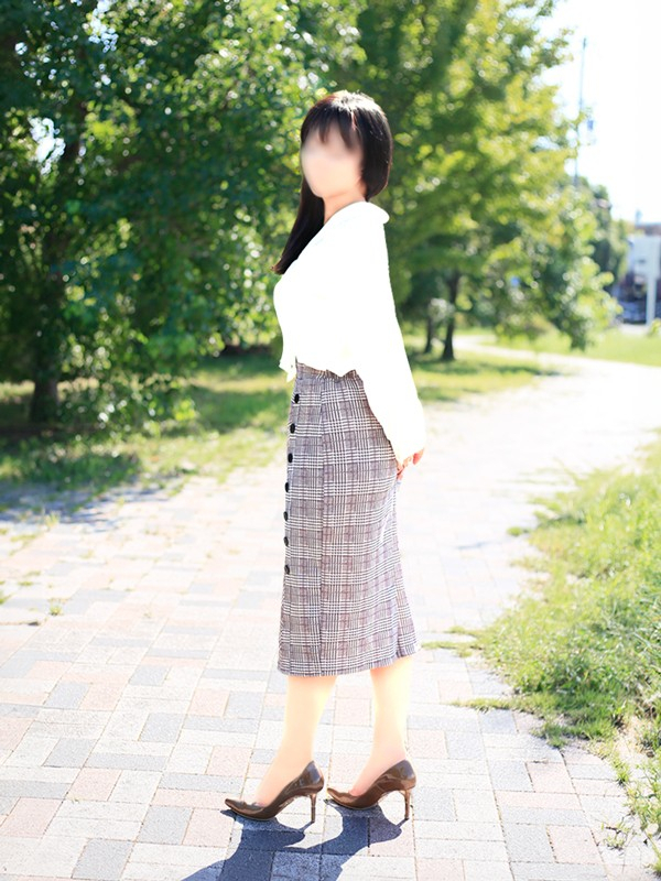 内海りみ（こあくまな人妻・熟女たち　東広島店　(KOAKUMAグループ)）